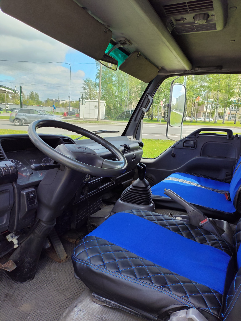 Isuzu NQR75  2010 года, 5000 т