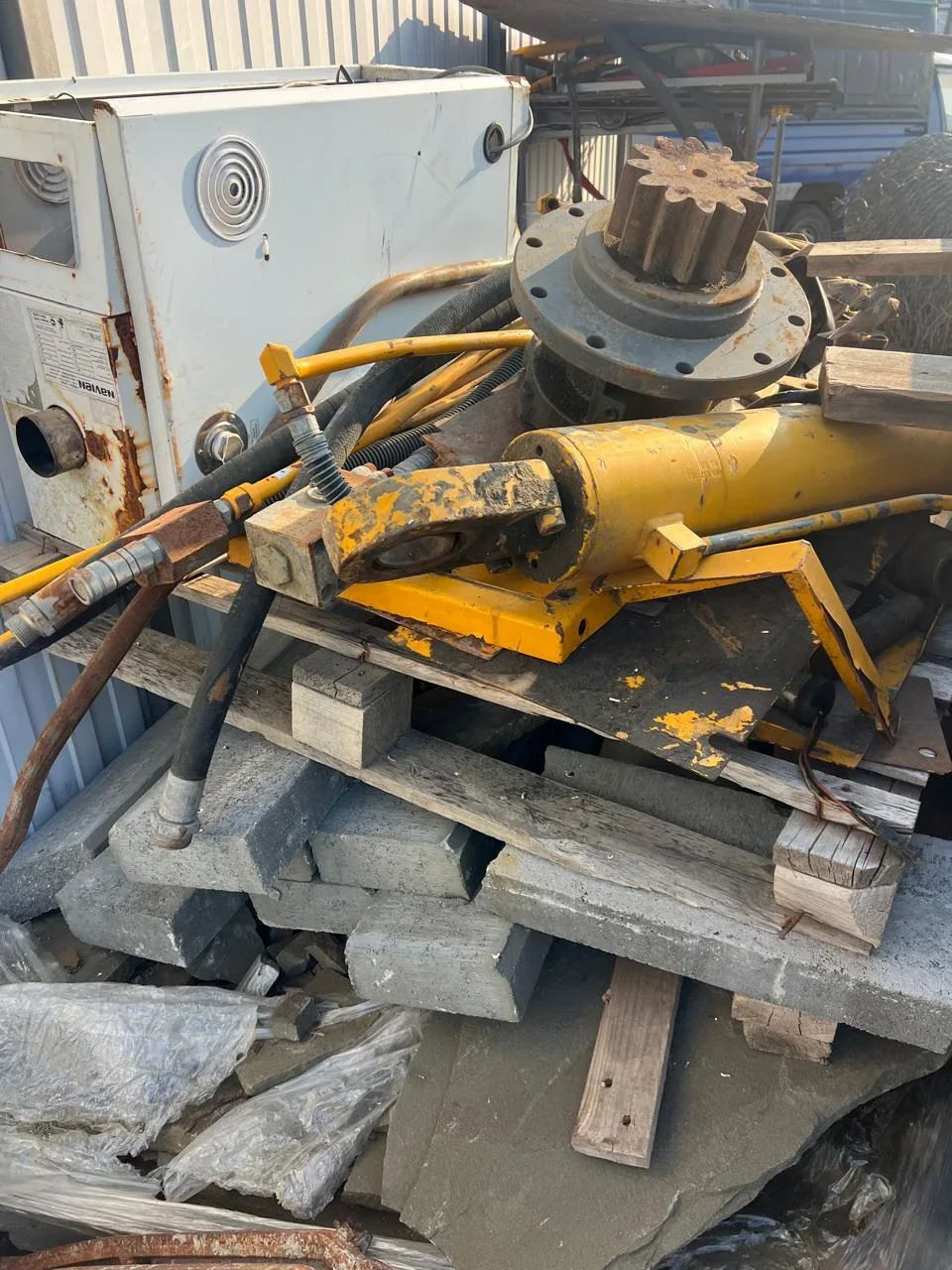  Экскаватор JCB JS130W  2003 года