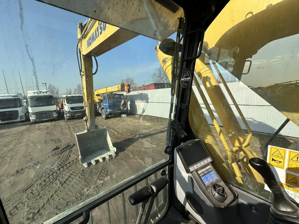  Экскаватор Komatsu PC220LC-8M0  2022 года