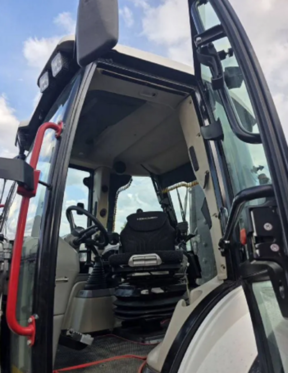  Экскаватор-погрузчик HMK HIDROMEK HMK 102B SUPRA  2023 года