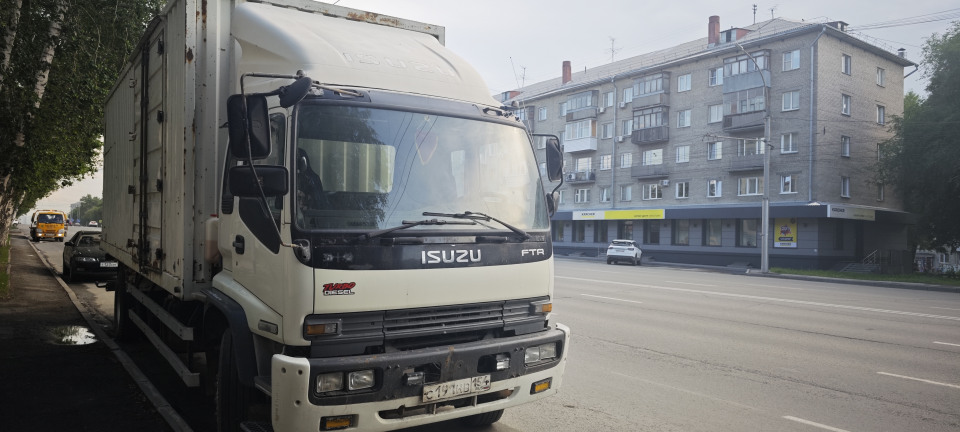 Isuzu Forward  2012 года