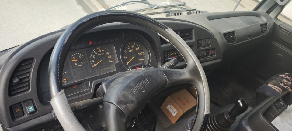 Isuzu Forward  2012 года