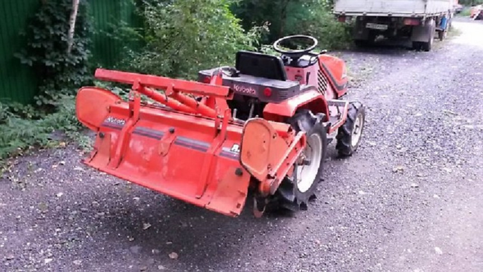  Трактор Kubota AST-13  2008 года