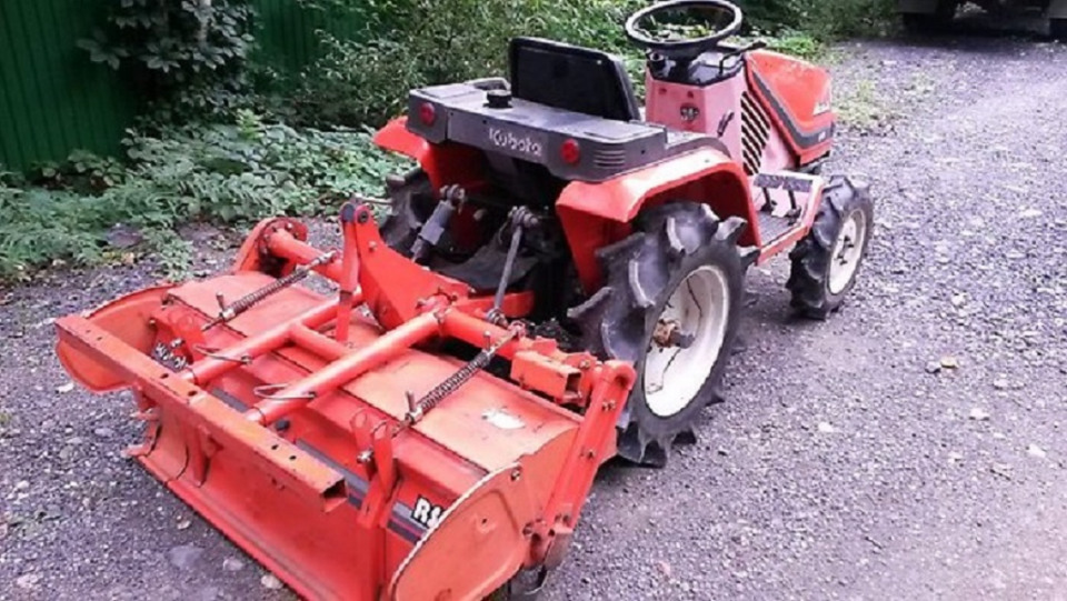  Трактор Kubota AST-13  2008 года