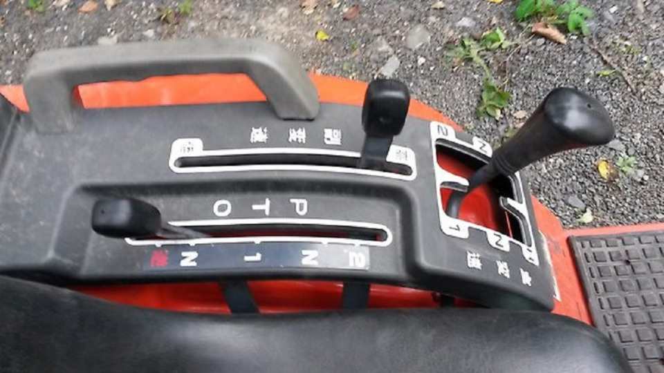  Трактор Kubota AST-13  2008 года