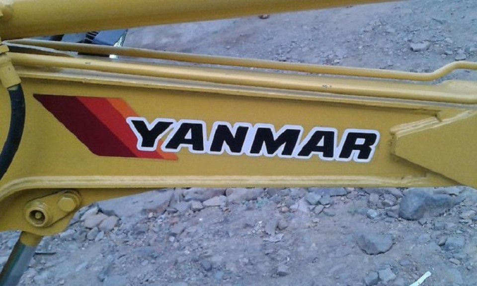  Экскаватор  YANMAR B-07  2006 года