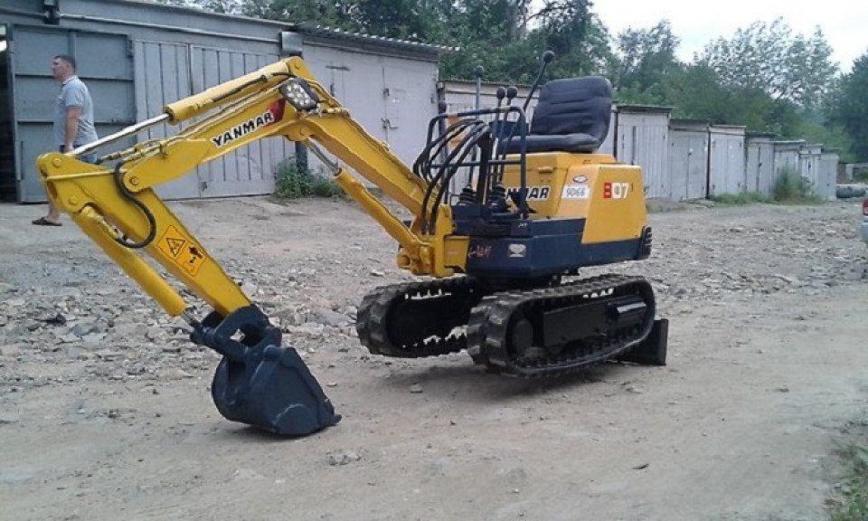  Экскаватор  YANMAR B-07  2006 года