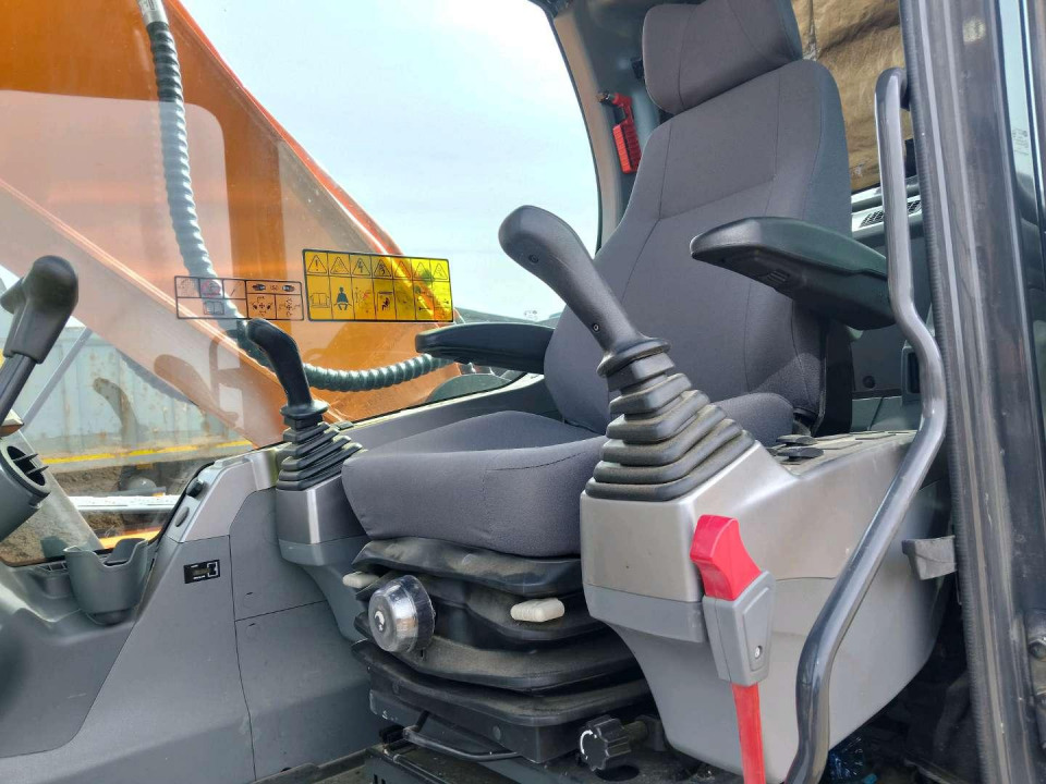  Экскаватор Doosan DX225NLCA  2023 года