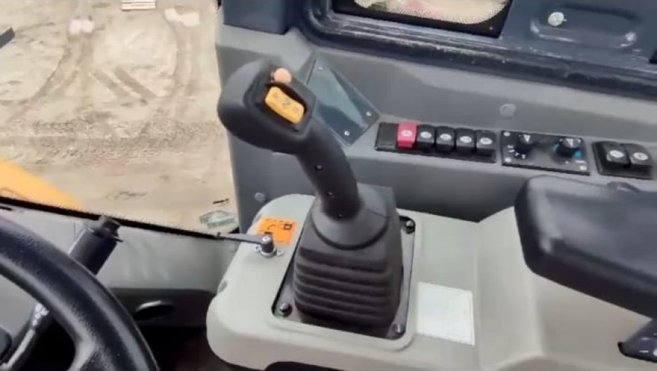  Погрузчик фронтальный XCMG (ХСМГ) (фронтальный) ЗЛ60ДЖИВИ (ZL60GV)  2023 года