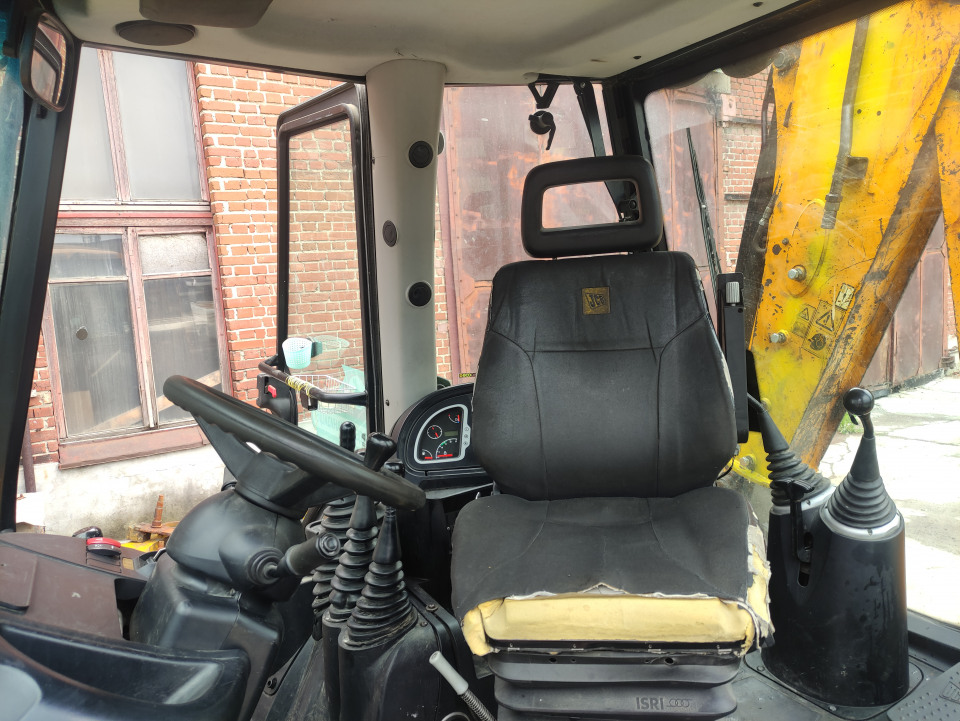  Экскаватор-погрузчик JCB 3CX  2011 года