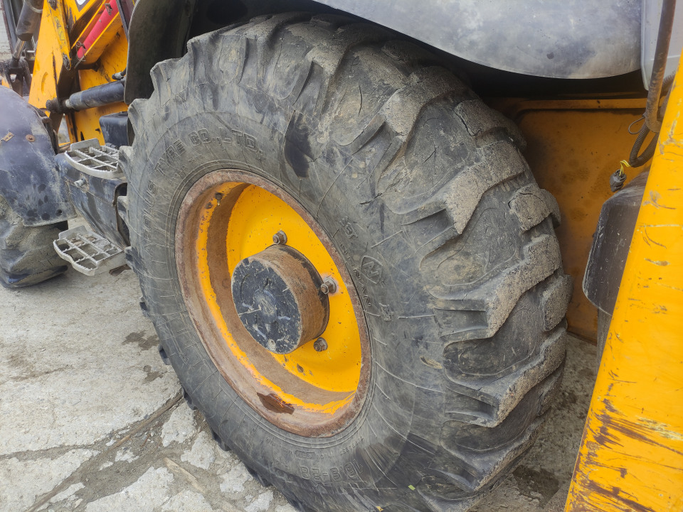  Экскаватор-погрузчик JCB 3CX  2011 года