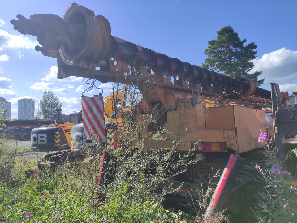 Буровая установка Урал БМ-811  2010 года