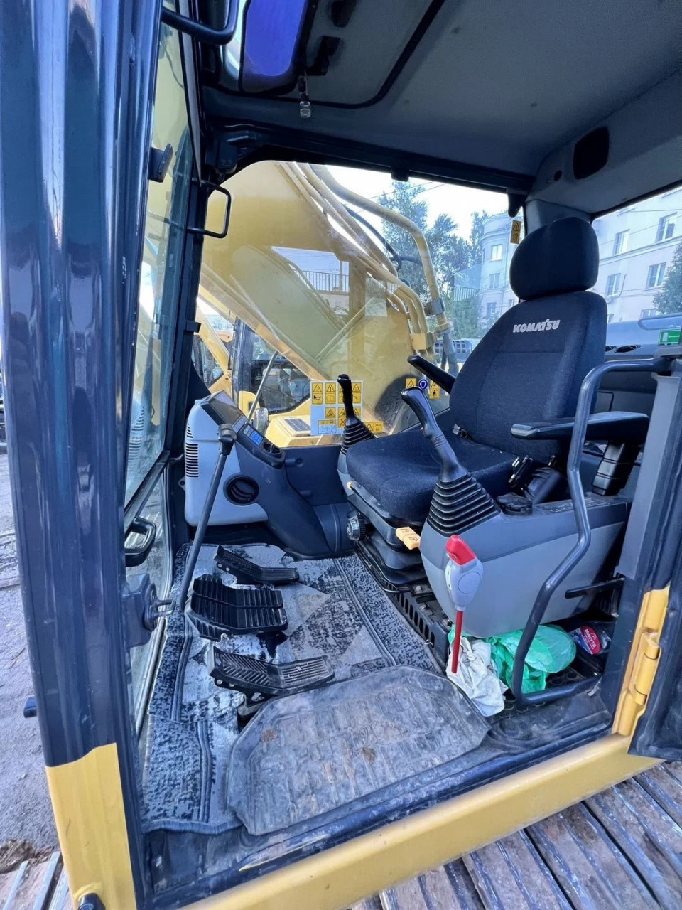  Экскаватор Komatsu PC300-8M0  2021 года