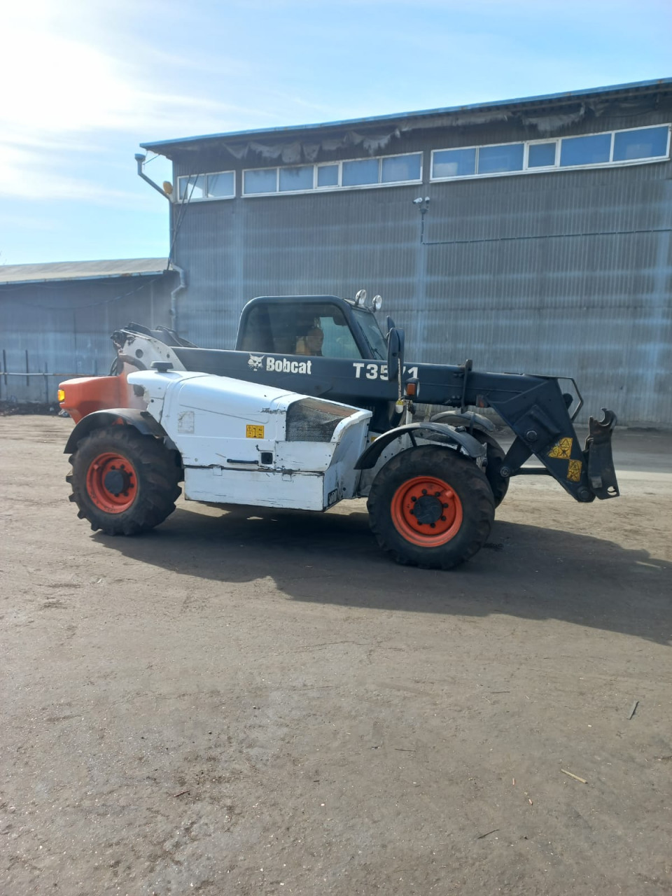  Погрузчик Bobcat T3571  2010 года