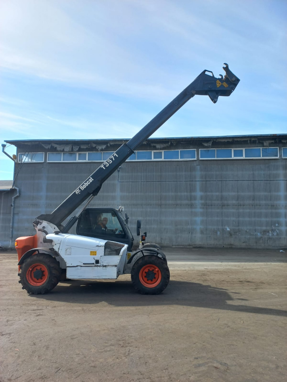  Погрузчик Bobcat T3571  2010 года