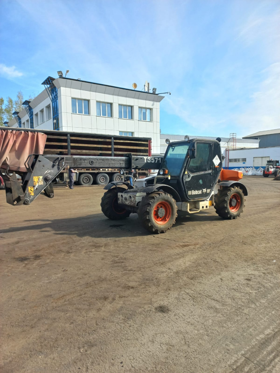  Погрузчик Bobcat T3571  2010 года