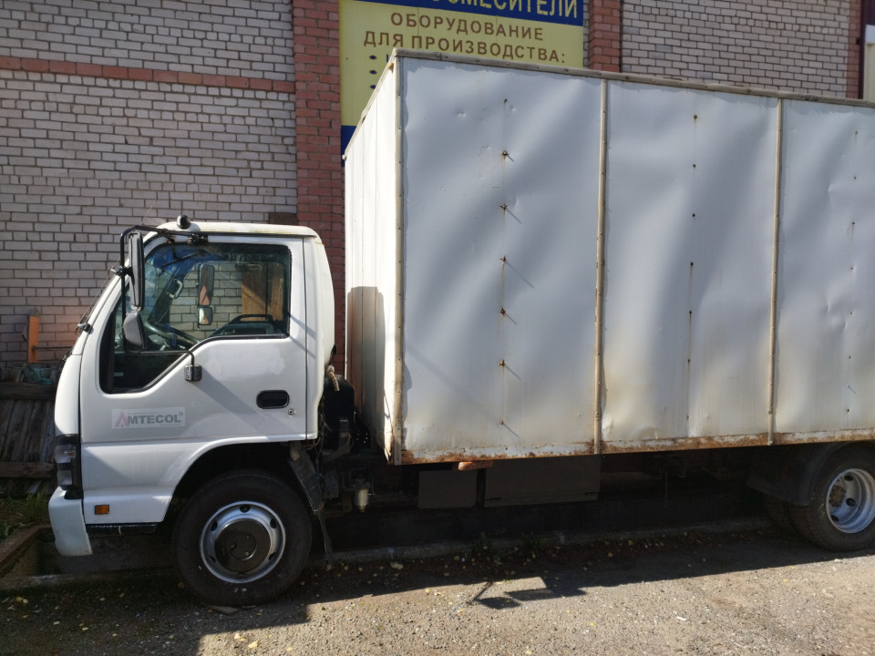 Isuzu NQR75  2008 года, 4 т
