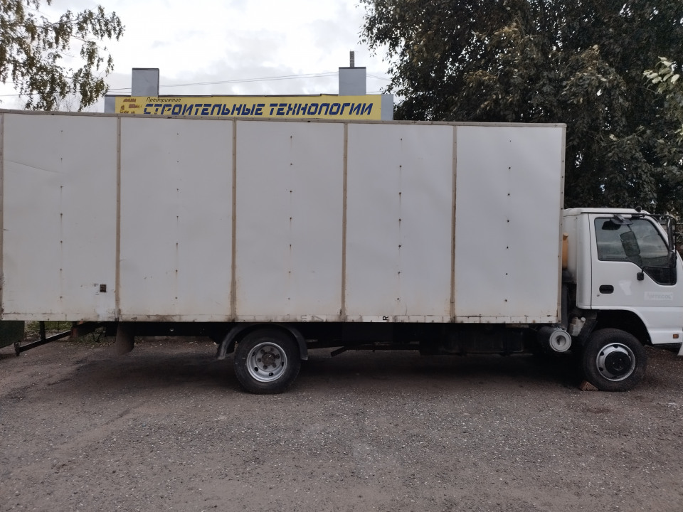 Isuzu NQR75  2008 года, 4 т