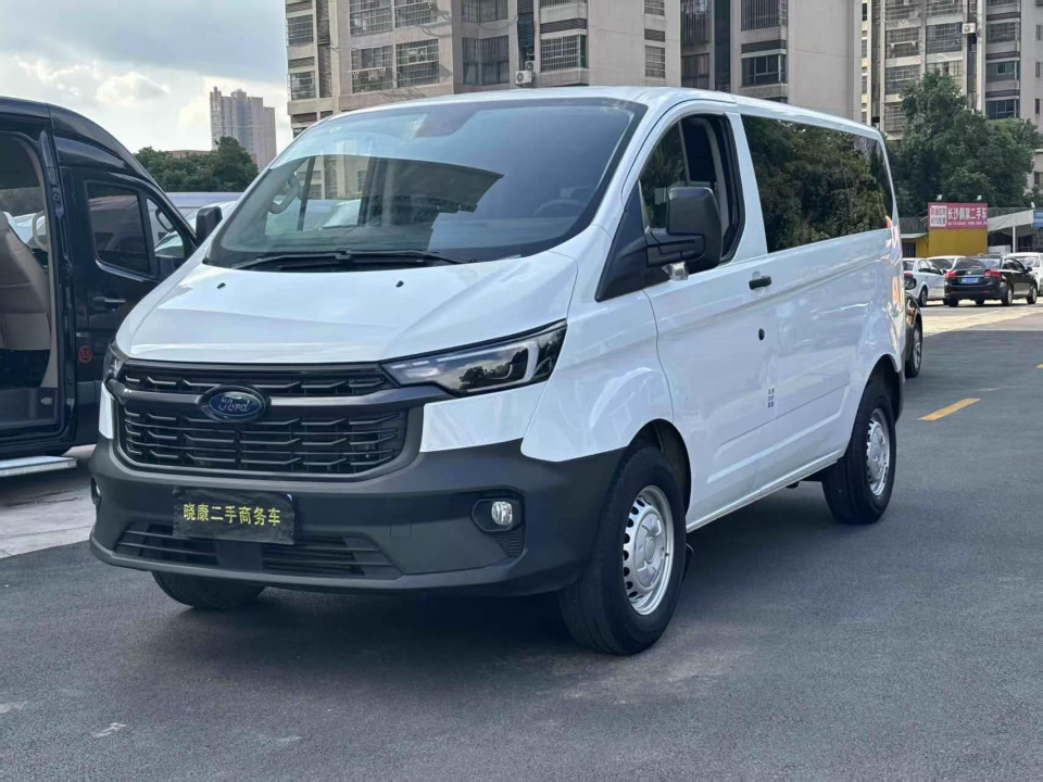 Ford Transit  2023 года