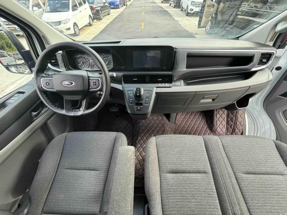 Ford Transit  2023 года