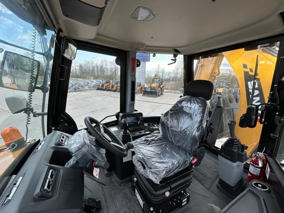  Экскаватор-погрузчик SANY BHL 105  2025 года
