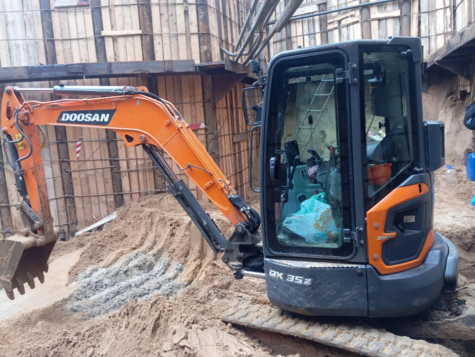  Экскаватор Doosan Dx35  2023 года