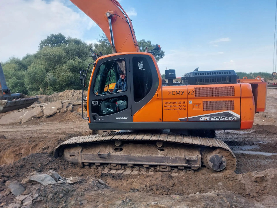  Экскаватор Doosan 225NLCA-7L  2022 года