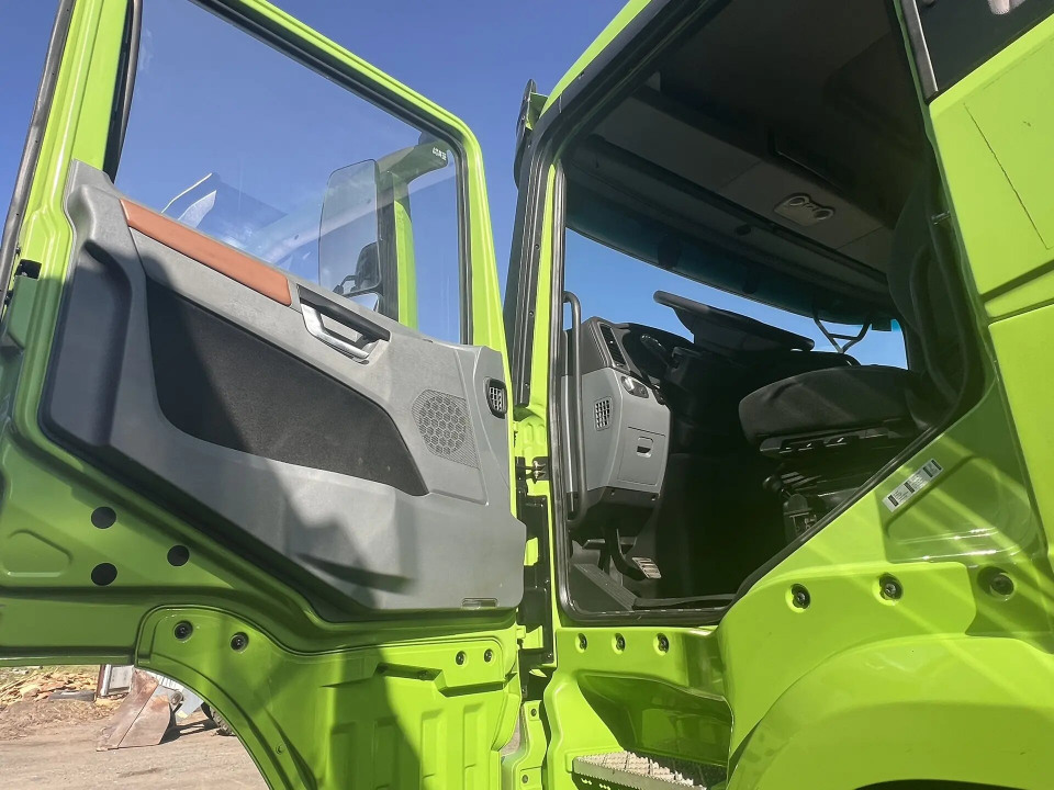 SHACMAN X3000, Restyling, 6х6   2023 года, 25 т